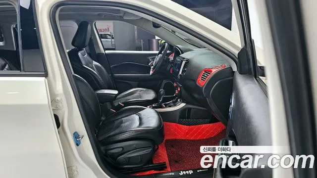 Jeep Compass 2019 — фото 10