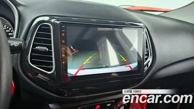 Jeep Compass 2019 — фото 15