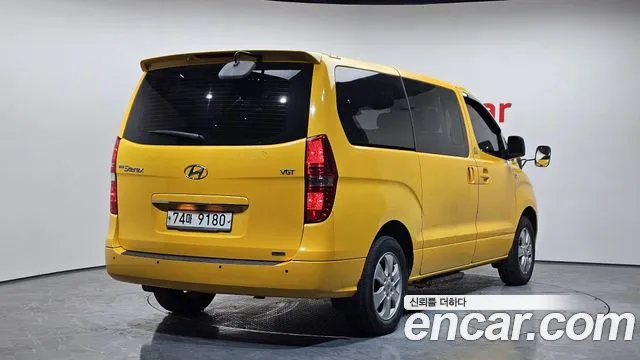 Hyundai Starex 2015 — фото 2
