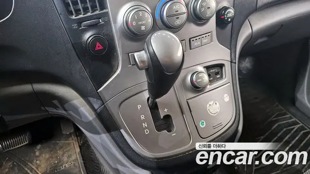 Hyundai Starex 2015 — фото 9