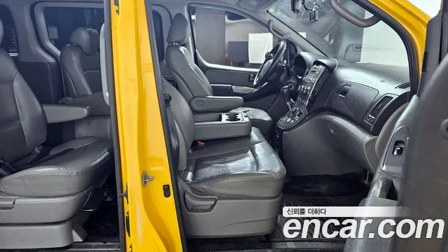 Hyundai Starex 2015 — фото 10