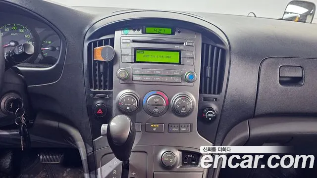 Hyundai Starex 2015 — фото 14