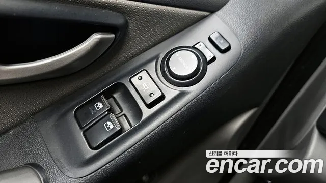 Hyundai Starex 2015 — фото 18
