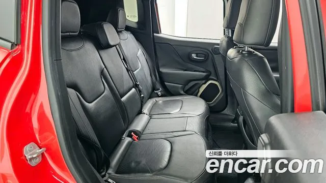 Jeep Renegade 2015 — фото 12