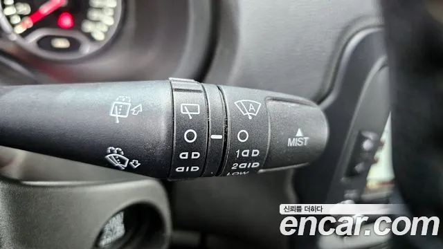 Jeep Renegade 2015 — фото 18