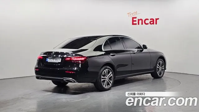 Mercedes-Benz E-Class 2022 — фото 2