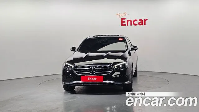 Mercedes-Benz E-Class 2022 — фото 3
