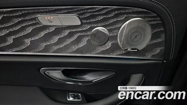 Mercedes-Benz E-Class 2022 — фото 17