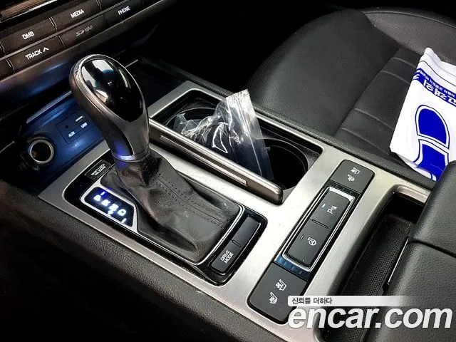 Hyundai Genesis 2015 — фото 12