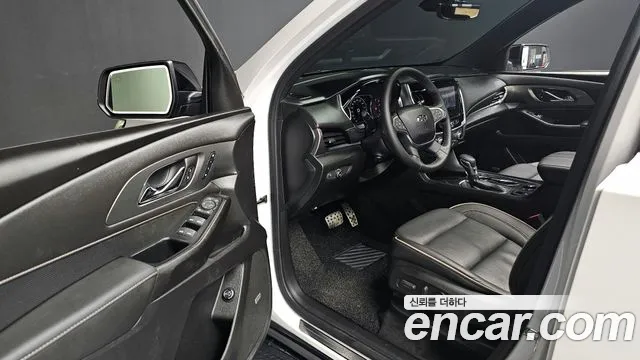ChevroletGMDaewoo Traverse 2023 — фото 11