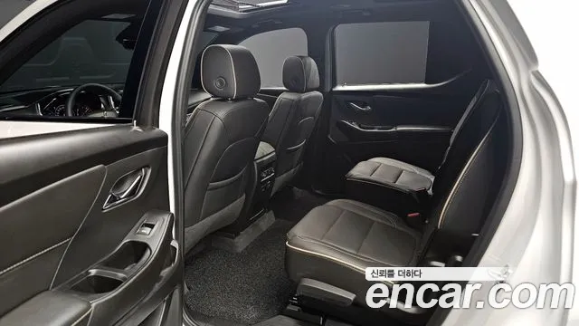ChevroletGMDaewoo Traverse 2023 — фото 12