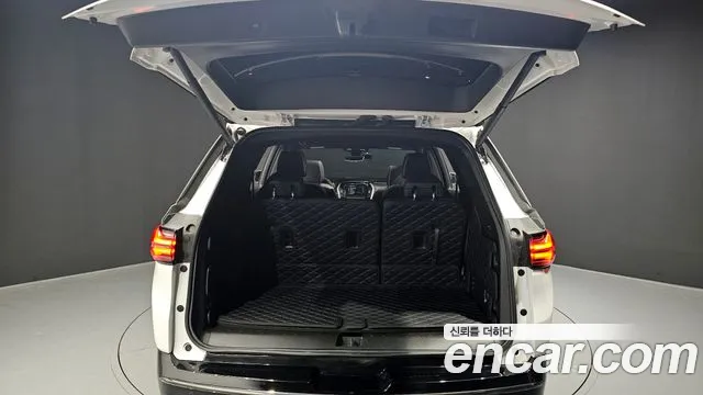 ChevroletGMDaewoo Traverse 2023 — фото 20