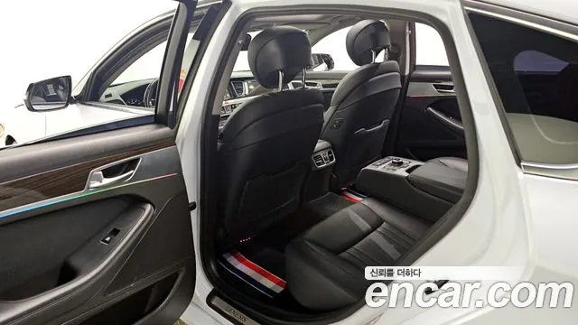 Genesis G80 2018 — фото 11