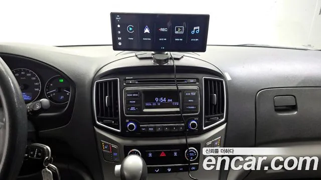 Hyundai Starex 2017 — фото 15