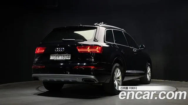 Audi Q7 2019 — фото 2