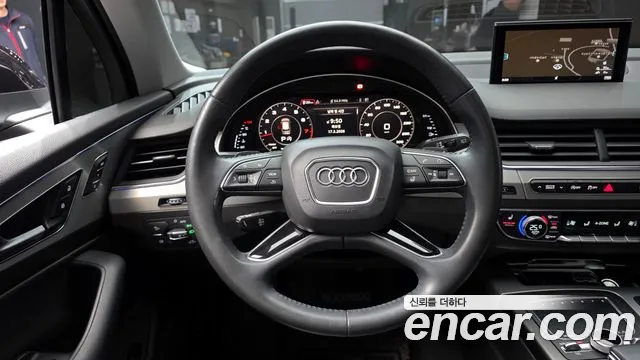 Audi Q7 2019 — фото 13