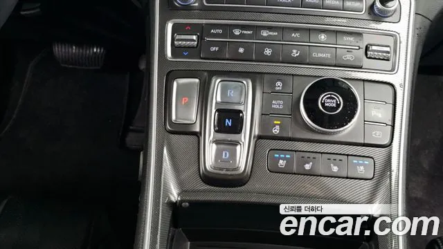 Hyundai Santafe 2021 — фото 9