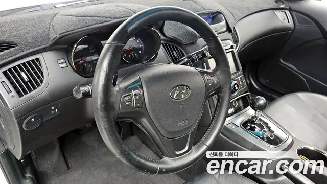 Hyundai Genesis 2011 — фото 13