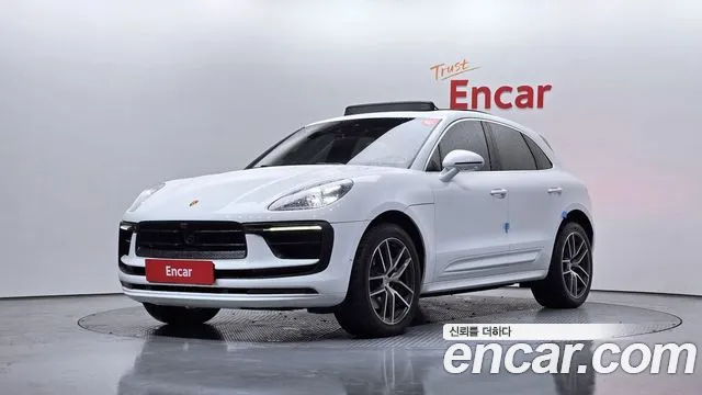 Porsche Macan 2022 — фото 1