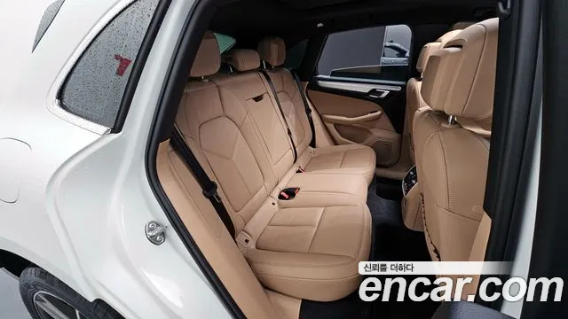 Porsche Macan 2022 — фото 12