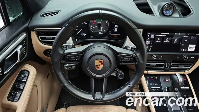 Porsche Macan 2022 — фото 13