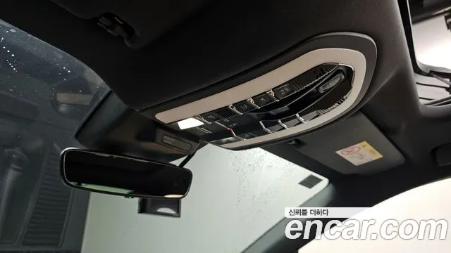 Porsche Macan 2022 — фото 16