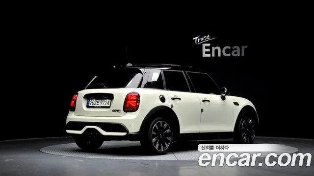 Mini Cooper 2022 — фото 1