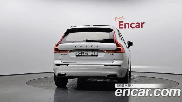 Volvo XC60 2018 — фото 4