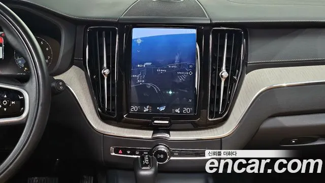Volvo XC60 2018 — фото 14