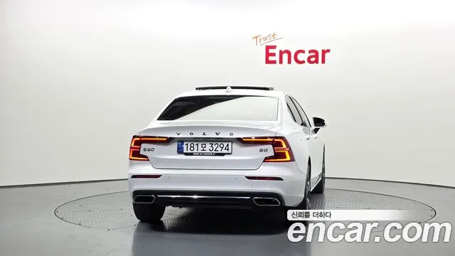 Volvo S60 2021 — фото 4
