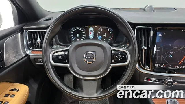 Volvo S60 2021 — фото 13