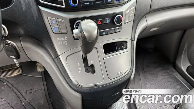 Hyundai Starex 2016 — фото 9