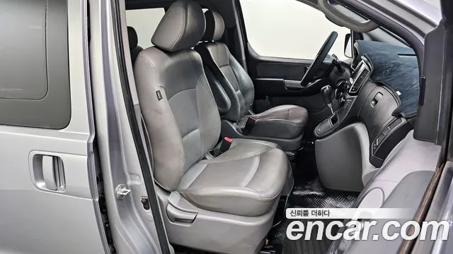 Hyundai Starex 2016 — фото 10
