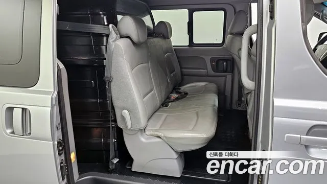 Hyundai Starex 2016 — фото 12