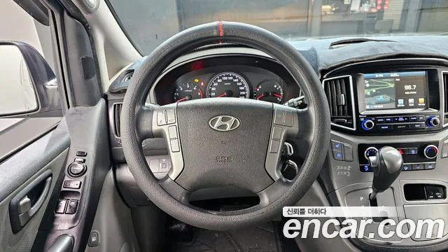 Hyundai Starex 2016 — фото 13