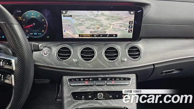 Mercedes-Benz E-Class 2021 — фото 15