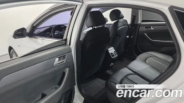 Hyundai Sonata 2018 — фото 18