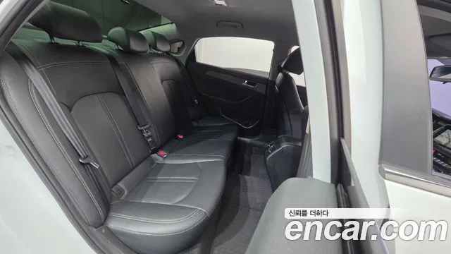 Hyundai Sonata 2018 — фото 19