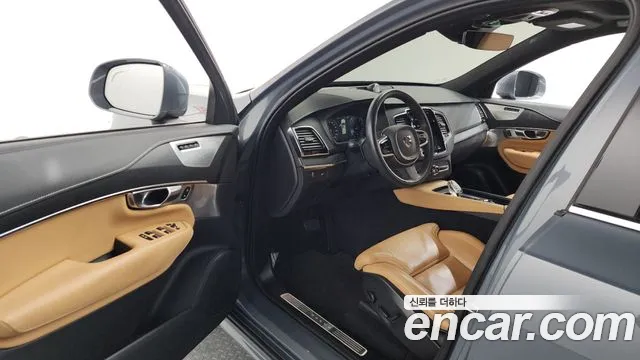 Volvo XC90 2022 — фото 10