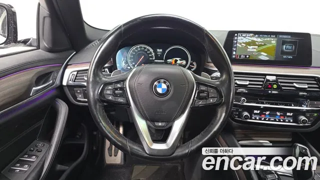 BMW 5-Series 2017 — фото 13
