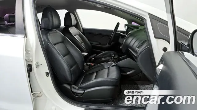 Kia K3 2015 — фото 10