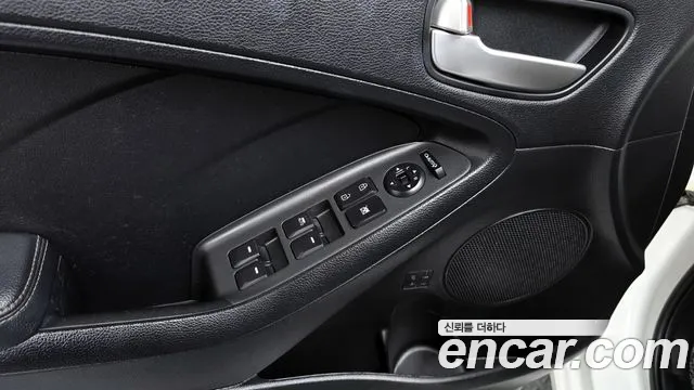 Kia K3 2015 — фото 17