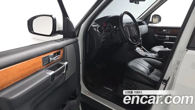 Land Rover Discovery 2014 — фото 11