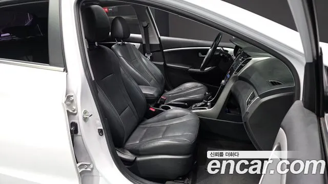 Hyundai i30 2016 — фото 10