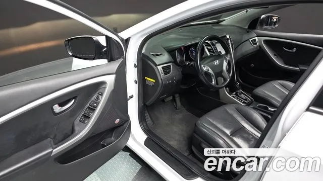 Hyundai i30 2016 — фото 11