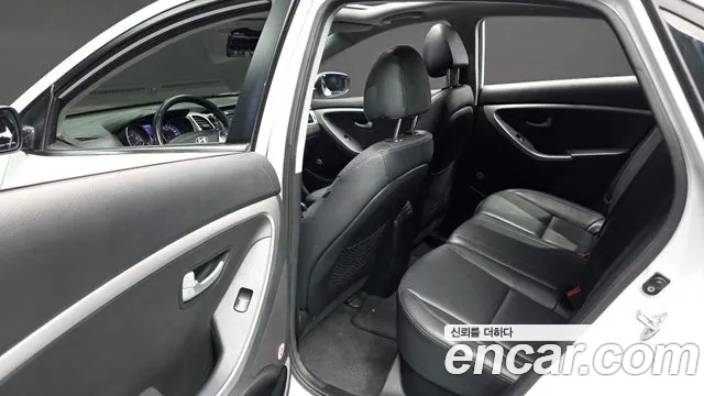 Hyundai i30 2016 — фото 12