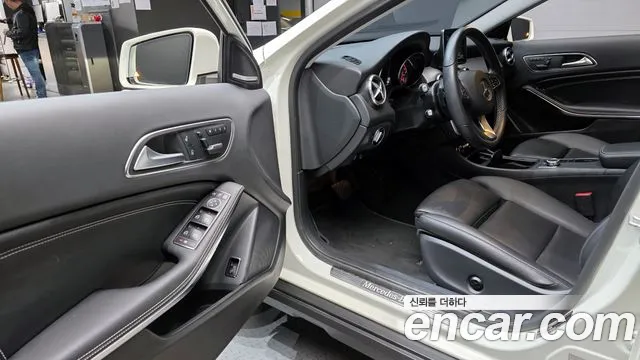 Mercedes-Benz GLA-Class 2017 — фото 11