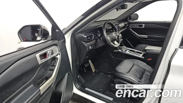 Ford Explorer 2020 — фото 10