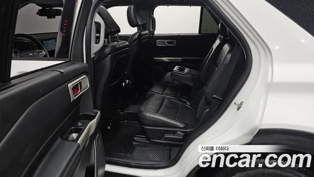 Ford Explorer 2020 — фото 11