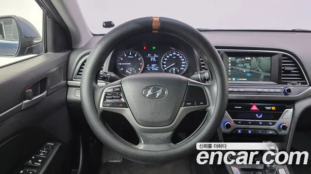 Hyundai AVANTE 2016 — фото 14